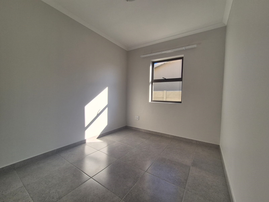 To Let 3 Bedroom Property for Rent in Stellendale Western Cape